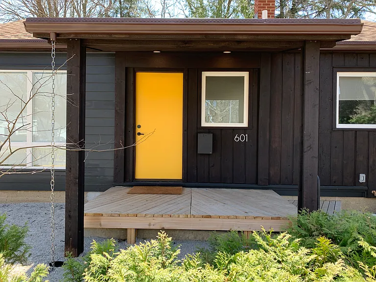 601 E Washington St — Photo 41