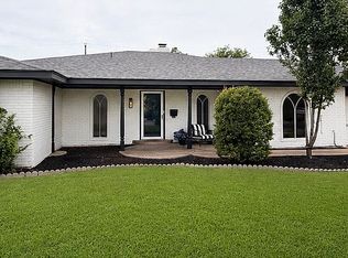 1004 Sherwood Rd, Clinton, OK 73601