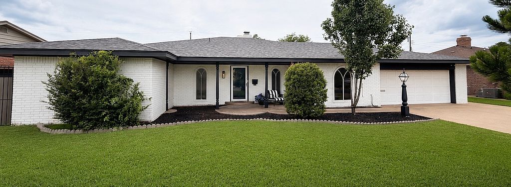 1004 Sherwood Rd - Property Image
