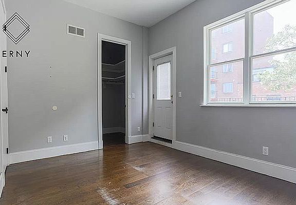 4th image of 216 Walworth St #3L