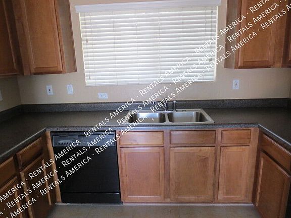 5th image of 1281 E Clifton Ave