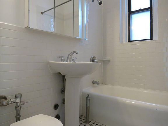3rd image of 4309 47th Ave APT 4A