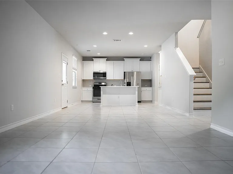 341 Mary Max Cir — Photo 17