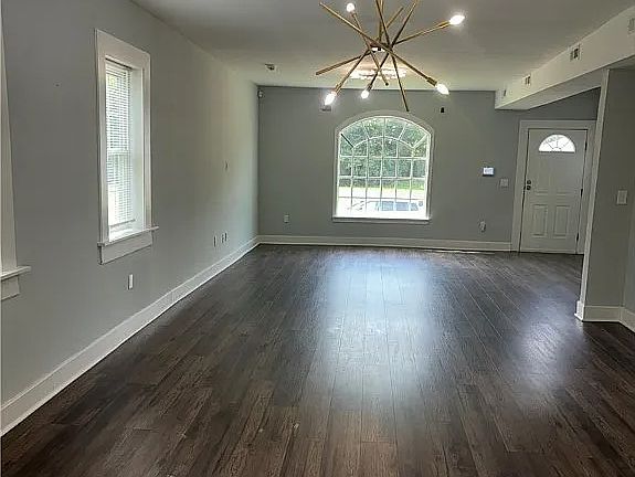 4th image of 924 Lee Ave