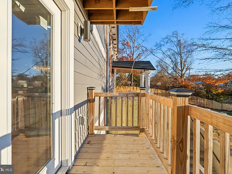 6218 Suitland Rd — Photo 19