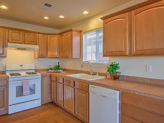 3rd image of 5501 Havasu Ave NW