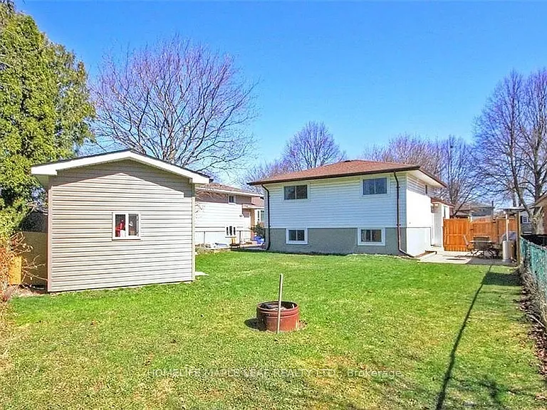 23 Barrett Cres — Photo 22