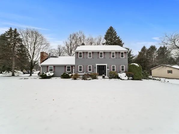 1570 Pinewood Dr, Fairview, PA 16415