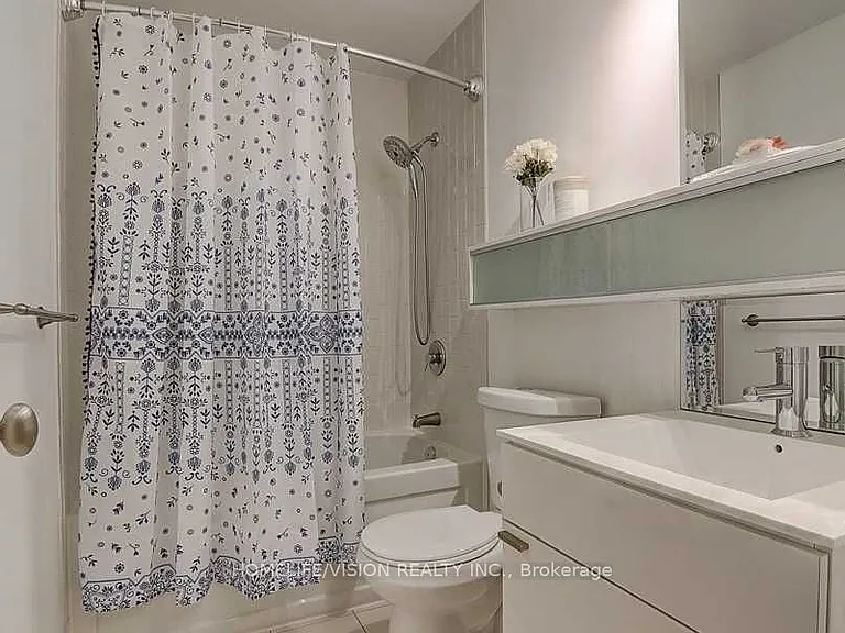 111 Elizabeth St #108 — Photo 5