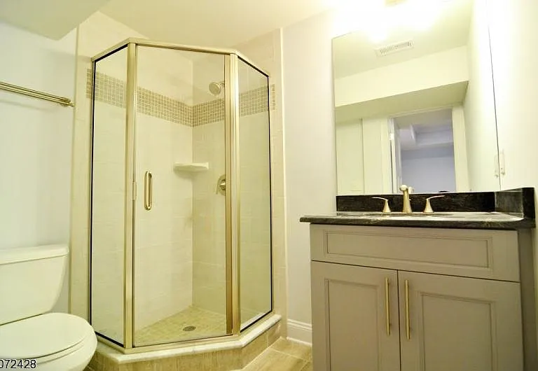 24 Blaine St #A — Photo 12