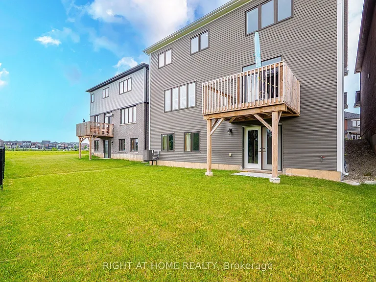 91 Monteith Dr — Photo 27