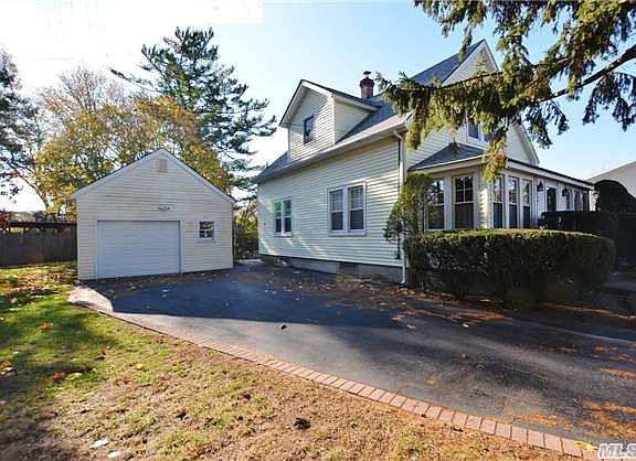 5th image of 42 Farmers Ave