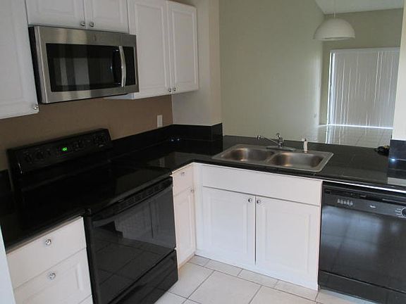 3rd image of 2315 SW 15th St APT 56