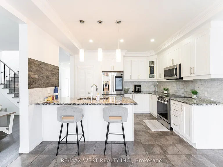 301 Freure Dr — Photo 15