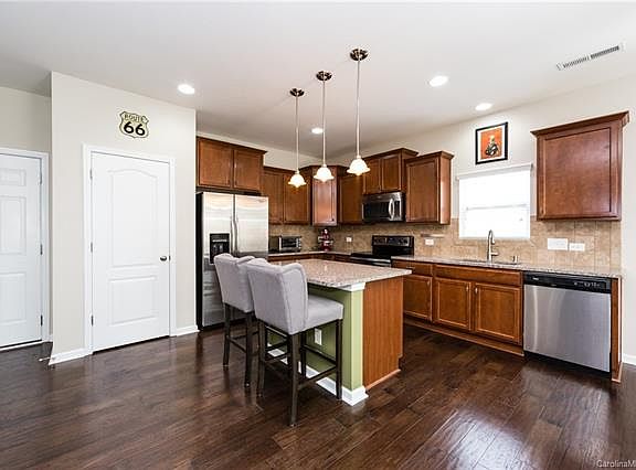 3rd image of 14727 Glenduff Pl