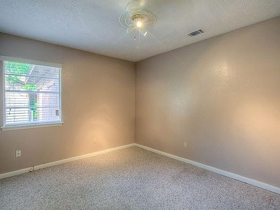 5th image of 2622 Westwood Main Dr