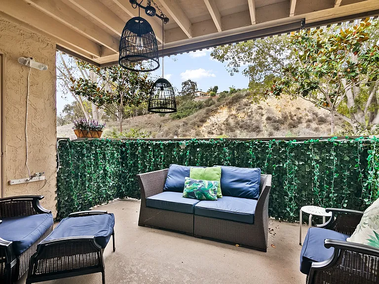 Villa La Jolla Dr — Photo 3