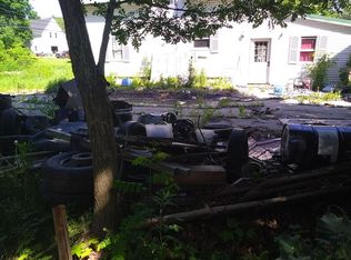 48 Railroad St, Clinton, ME 04927