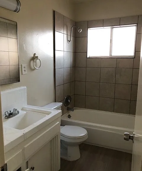1834 Pine Ave #6 — Photo 9