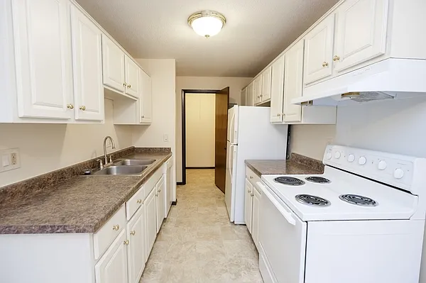 Como Park Apartments — Photo 32