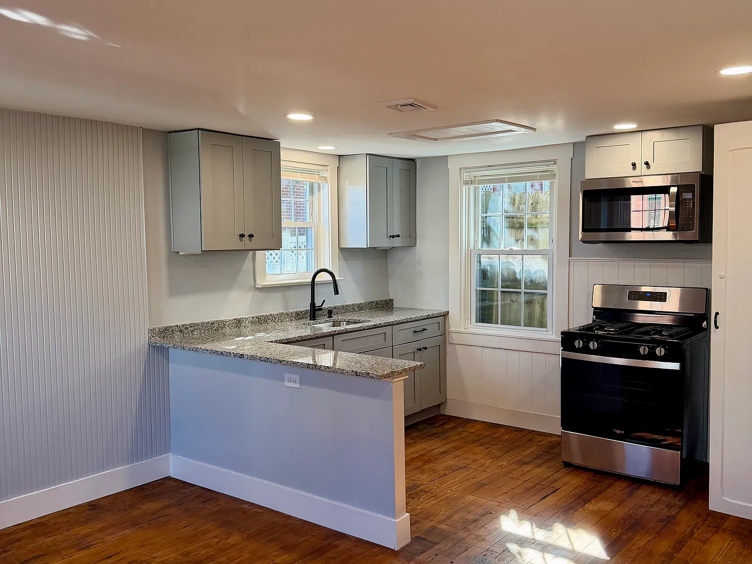 1 bed, $1,200 — Photo 2