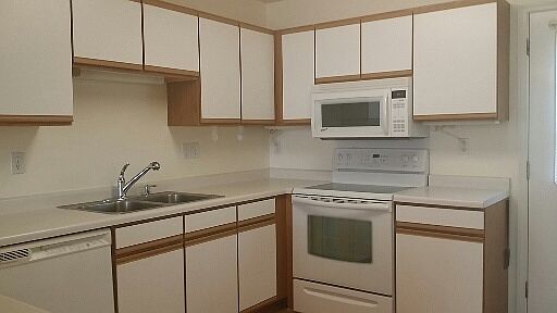 2nd image of 921 7th Ave NE