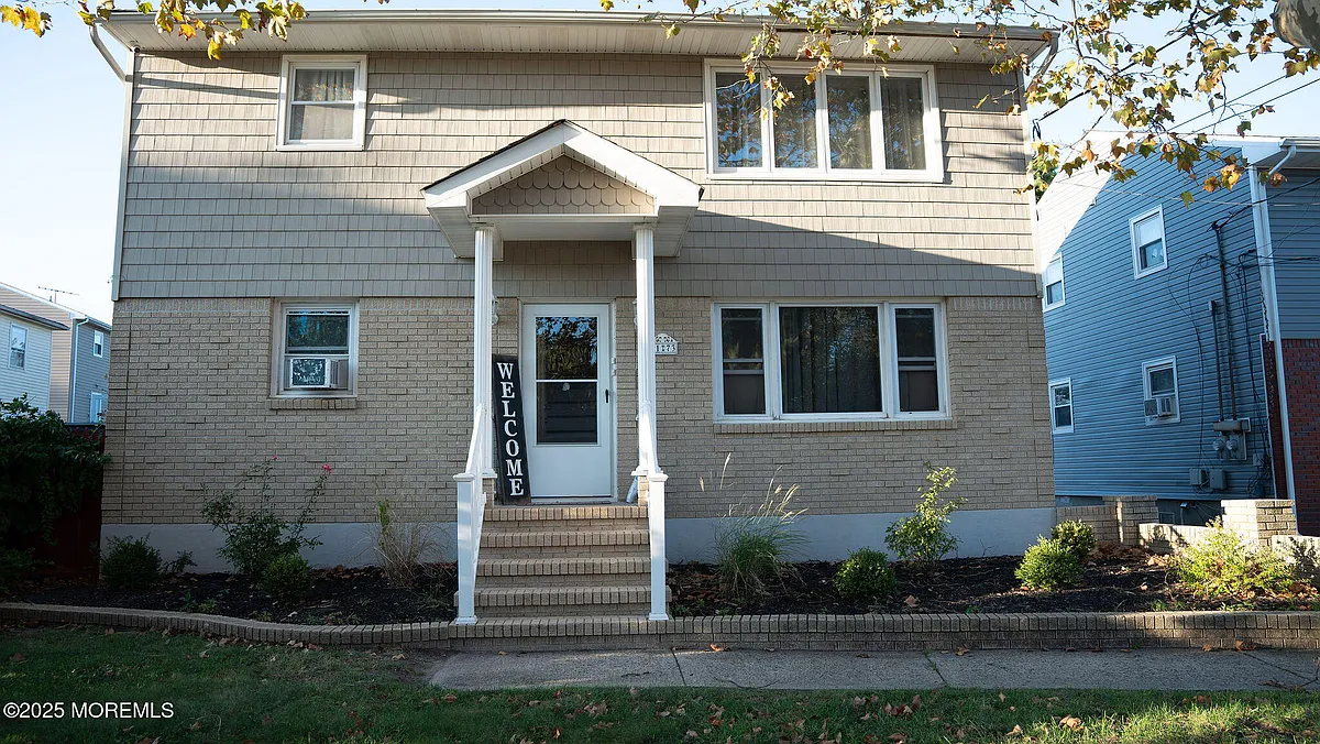 Building Photo - 73 Maple Ave #2