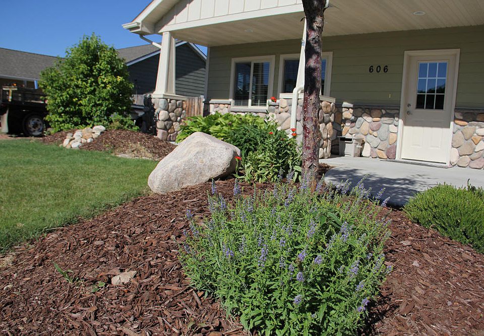2nd image of 606 Heather Ln