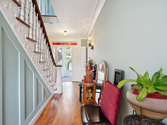 5th image of 111 Audrey Ave