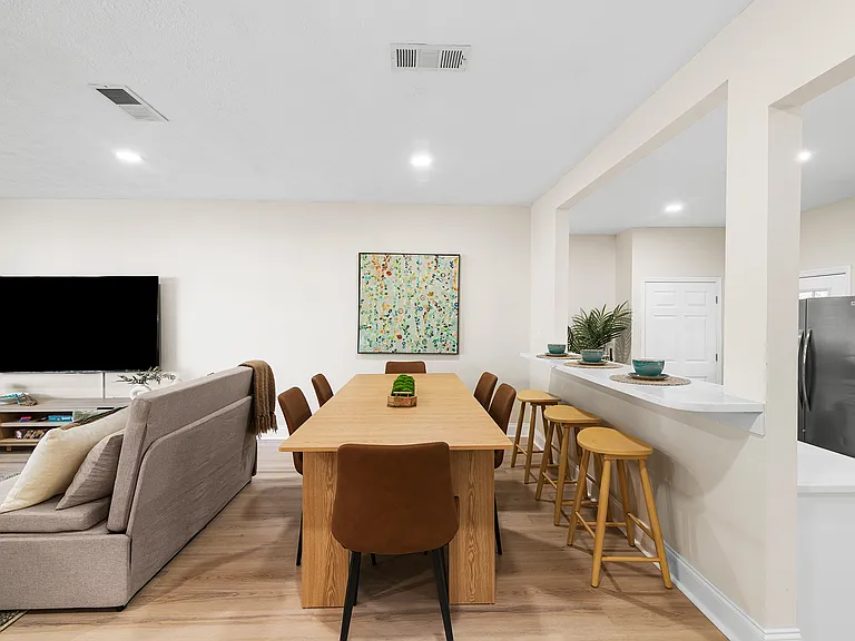 5315 Shore Dr — Photo 3