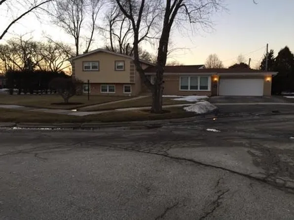 9339 Overhill Ave, Morton Grove, IL 60053