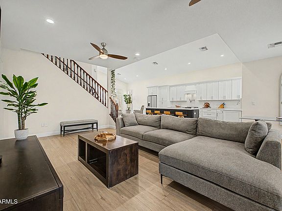 5th image of 2782 W IVANHOE Street