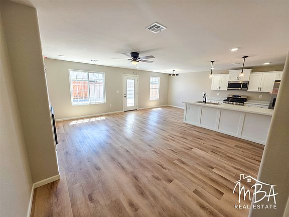2nd image of 320 Rowland Cir