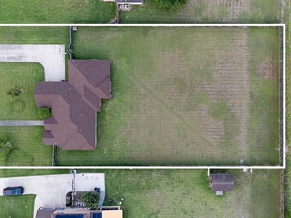 3rd image of 16724 Lantana Dr