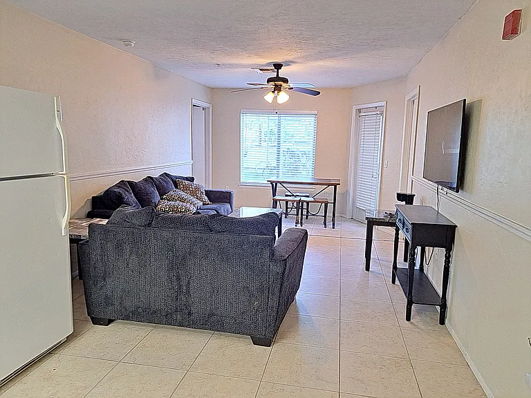 4000 SW 23rd St #1107 — Photo 3