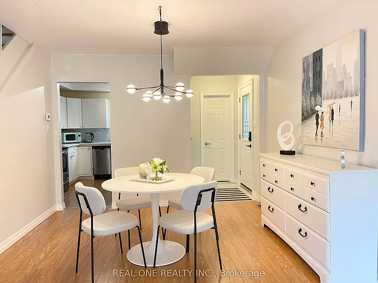 290 Westcourt Pl — Photo 9