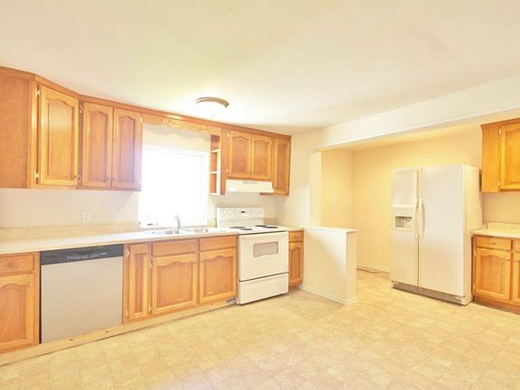 5th image of 601 N 11th St