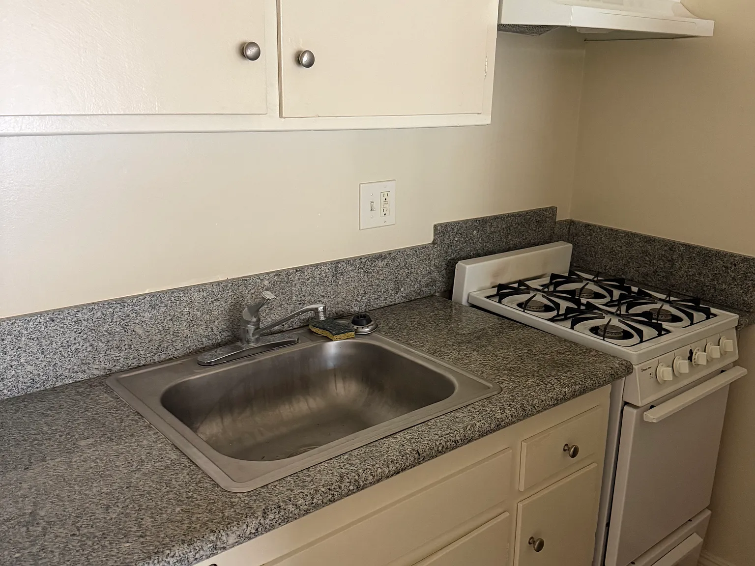 1 bed, 500 sqft, $2,050 — Photo 4