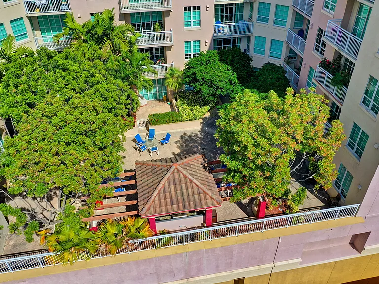 410 Evernia St #801 — Photo 36