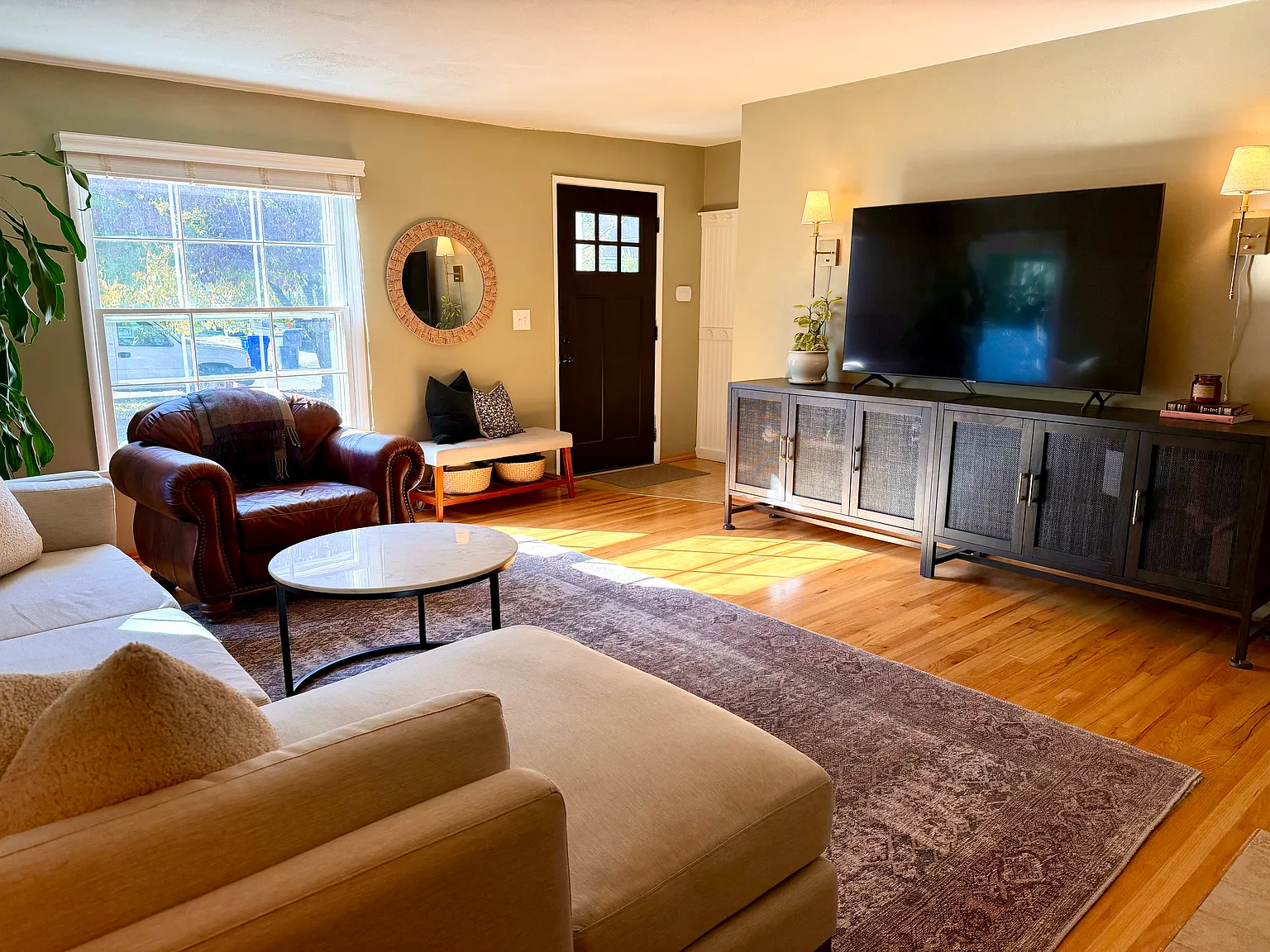 5 bed, 1.5 bath, 2200 sqft, $3,950 — Photo 4