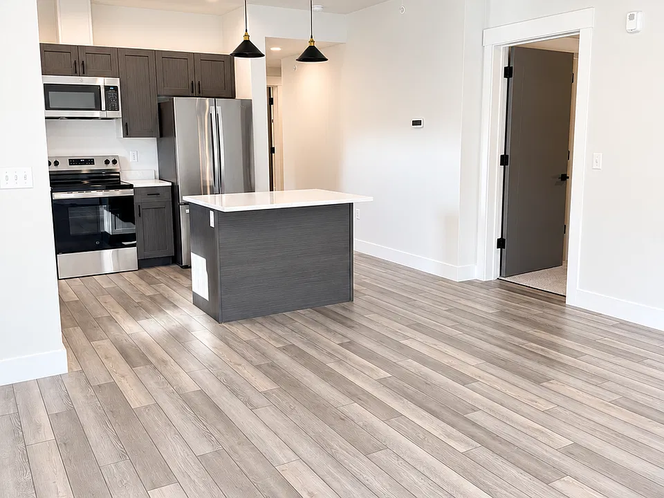 105 Colorado Ave #201