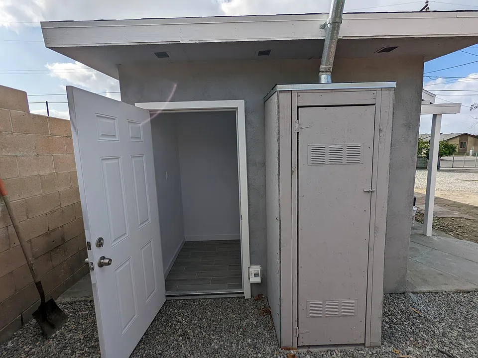 Private laundry room