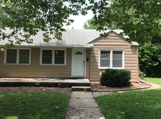 1005 N 5th St, Manhattan, KS 66502