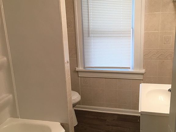 4th image of 24 Philippa Ave #2