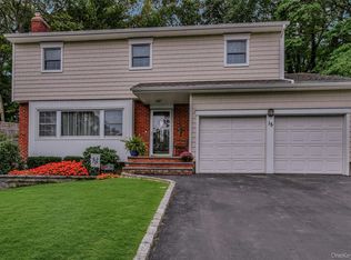15 Hilton Ct, Huntington, NY 11743
