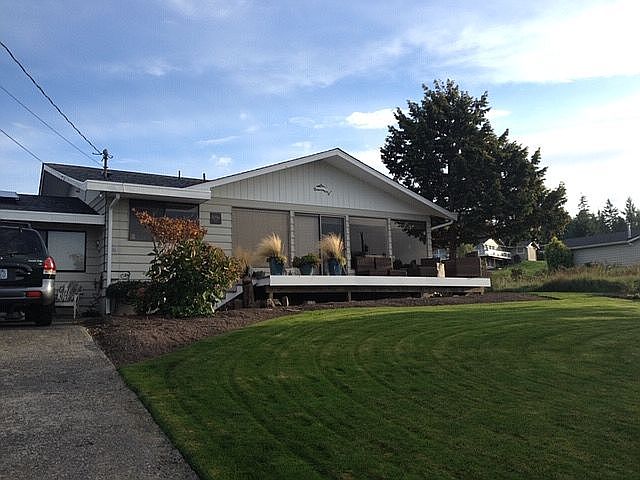 1st image of 1056 Vista Del Monte St