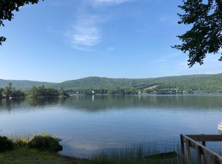 52 Shaker Blvd, Enfield, NH 03748