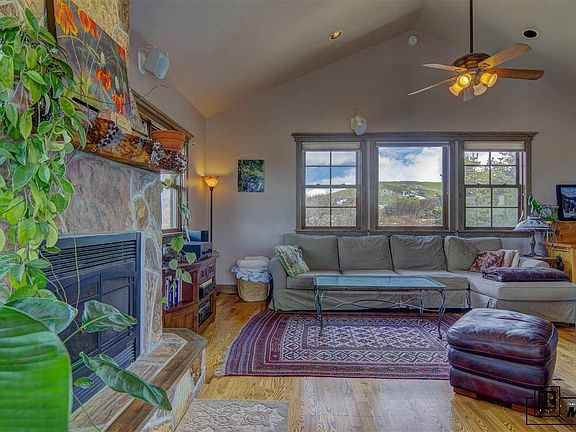 4th image of 28940 Valley View Ln