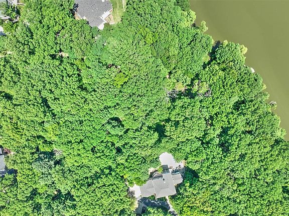 5th image of 4150 S Lake Ct
