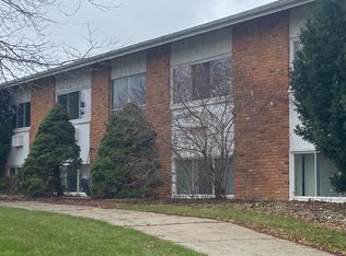 1253 Cochrane Rd APT A, Berlin, MI 48002